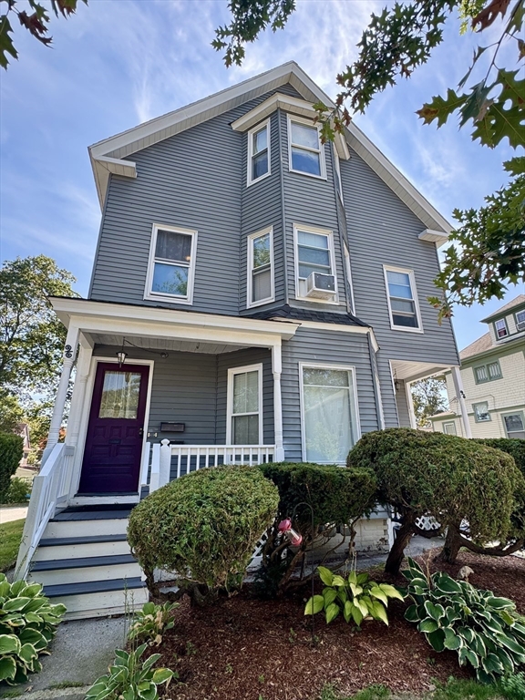 96-98 June St, Worcester, Massachusetts, 2 Bedrooms Bedrooms, 4 Rooms Rooms,1.5 BathroomsBathrooms,Residential,For Sale,June St,73445791