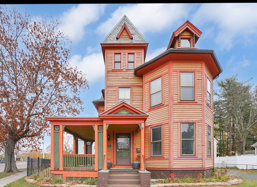 55 Florida St, Springfield, Massachusetts, 4 Bedrooms Bedrooms, 8 Rooms Rooms,2 BathroomsBathrooms,Residential,For Sale,Florida St,73450470