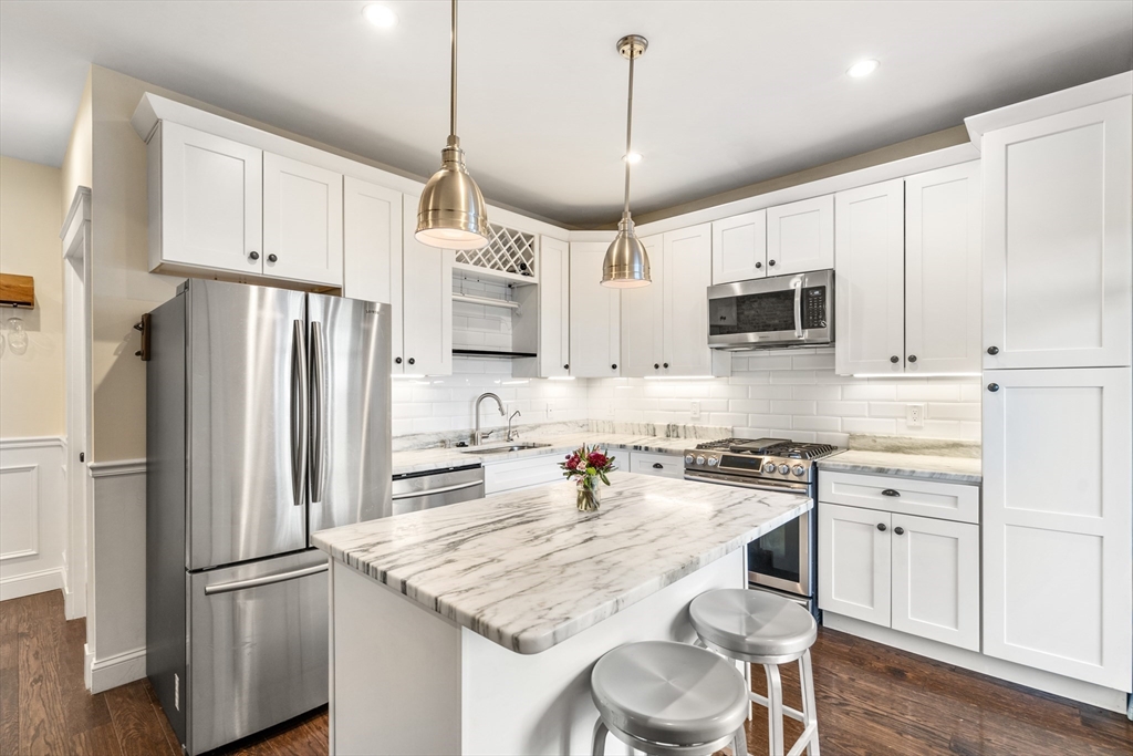 9 O St., Boston, Massachusetts, 2 Bedrooms Bedrooms, 5 Rooms Rooms,1 BathroomBathrooms,Residential,For Sale,O St.,73479602