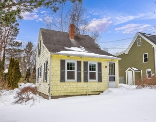 135 Low Street, Newburyport, Massachusetts, 2 Bedrooms Bedrooms, 6 Rooms Rooms,1 BathroomBathrooms,Residential,For Sale,Low Street,73479609