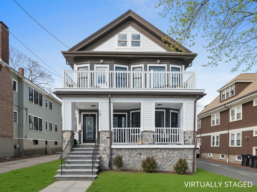 29 Commonwealth Rd, Watertown, Massachusetts, 3 Bedrooms Bedrooms, 7 Rooms Rooms,2 BathroomsBathrooms,Residential,For Sale,Commonwealth Rd,73479604