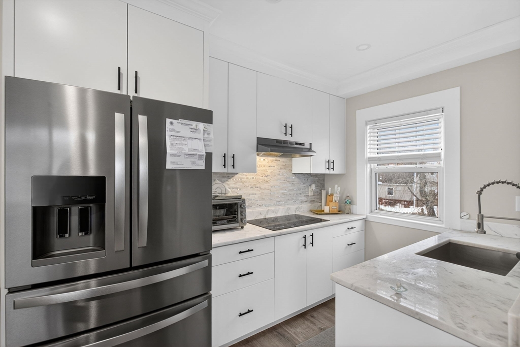 103 Henshaw St, Worcester, Massachusetts, 3 Bedrooms Bedrooms, 6 Rooms Rooms,1.5 BathroomsBathrooms,Residential,For Sale,Henshaw St,73479624