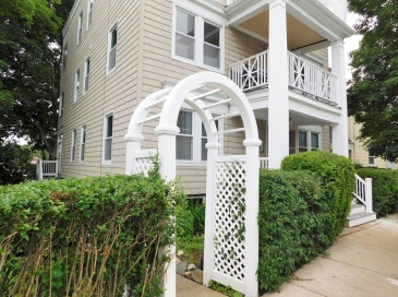 17 Manley Street, Boston, Massachusetts, 2 Bedrooms Bedrooms, 5 Rooms Rooms,1 BathroomBathrooms,Residential Lease,For Rent,Manley Street,73479655