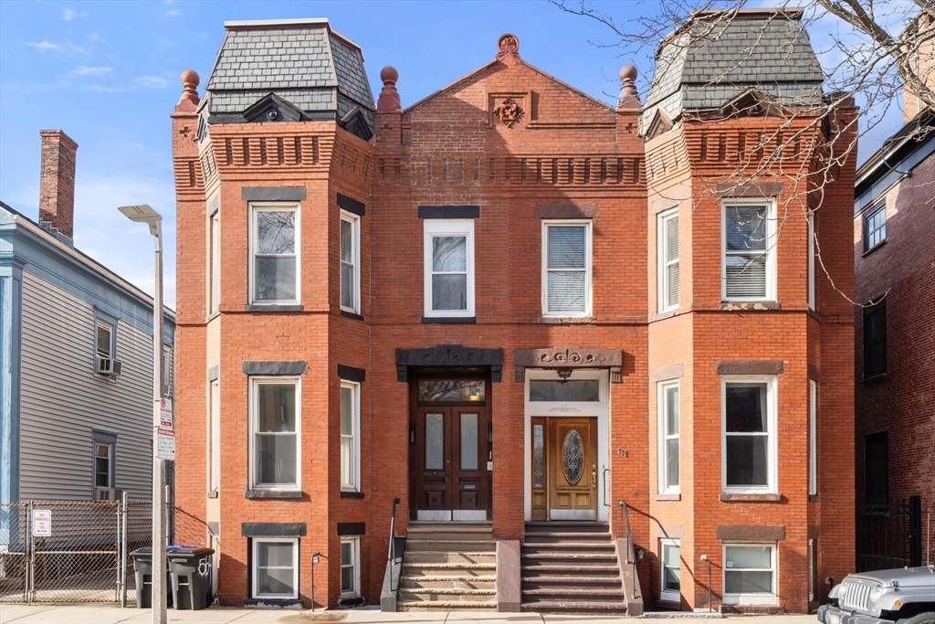 564 E 5th St, Boston, Massachusetts, 8 Bedrooms Bedrooms, 12 Rooms Rooms,3 BathroomsBathrooms,Residential Income,For Sale,E 5th St,73479662