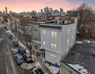 108 Emerson St, Boston, Massachusetts, 2 Bedrooms Bedrooms, 5 Rooms Rooms,2 BathroomsBathrooms,Residential,For Sale,Emerson St,73479661