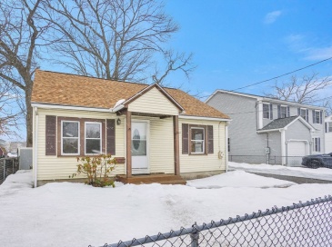 33 Drexel St, Springfield, Massachusetts, 4 Bedrooms Bedrooms, 6 Rooms Rooms,1 BathroomBathrooms,Residential,For Sale,Drexel St,73479596