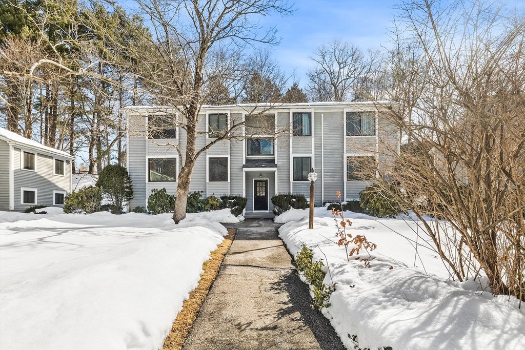 55 Staffordshire Ln, Concord, Massachusetts, 2 Bedrooms Bedrooms, 6 Rooms Rooms,1.5 BathroomsBathrooms,Residential,For Sale,Staffordshire Ln,73479654