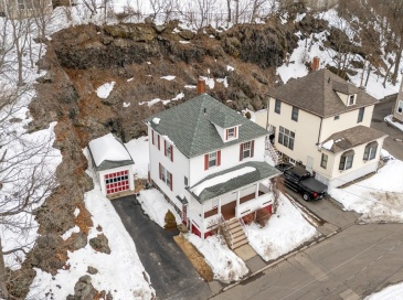 16 Isabella St, Lynn, Massachusetts, 3 Bedrooms Bedrooms, 6 Rooms Rooms,1.5 BathroomsBathrooms,Residential,For Sale,Isabella St,73479667