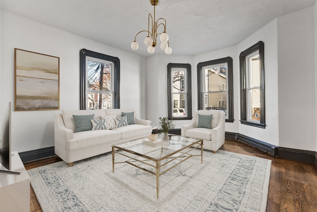 8-10 Carlton Street, Somerville, Massachusetts, 2 Bedrooms Bedrooms, 4 Rooms Rooms,1 BathroomBathrooms,Residential Lease,For Rent,Carlton Street,73479688