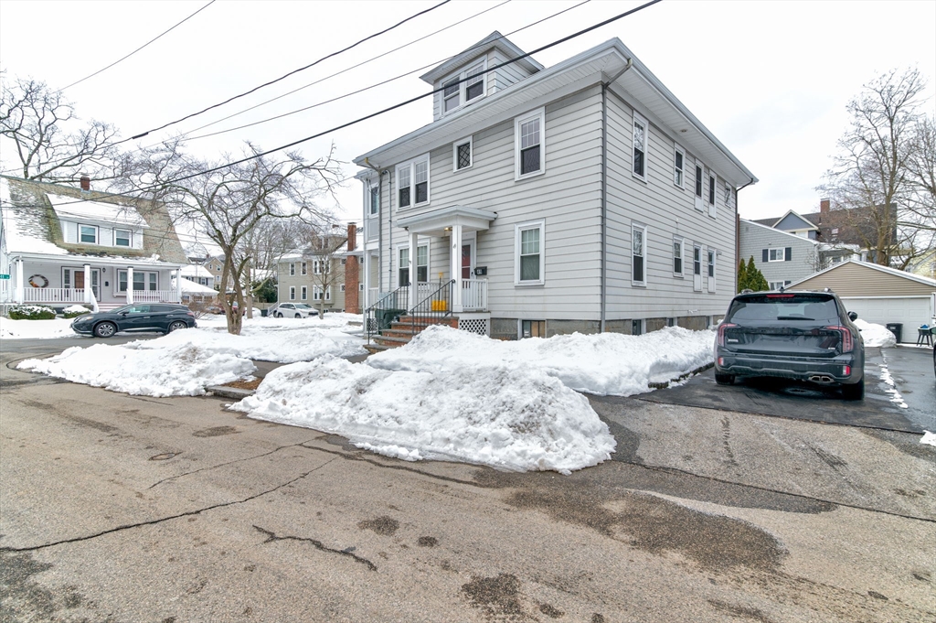 49 Endicott St, Quincy, Massachusetts, 3 Bedrooms Bedrooms, 7 Rooms Rooms,1 BathroomBathrooms,Residential Lease,For Rent,Endicott St,73479687