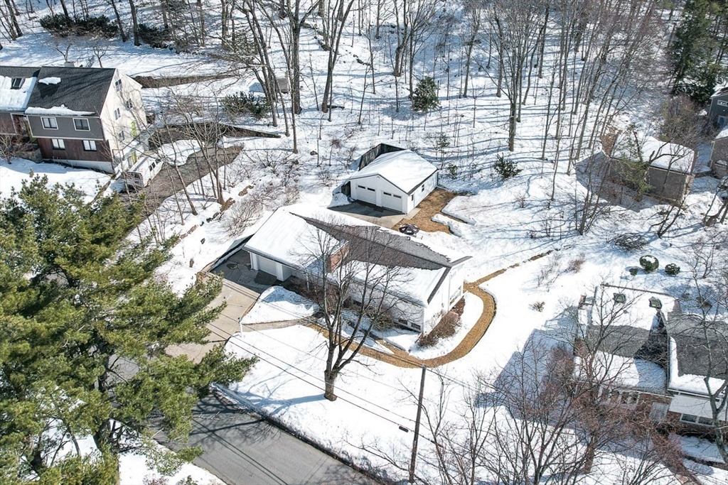 12 Thornberry Road, Winchester, Massachusetts, 3 Bedrooms Bedrooms, 8 Rooms Rooms,2 BathroomsBathrooms,Residential,For Sale,Thornberry Road,73479658