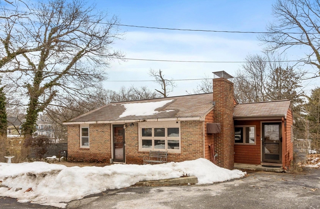 6 Colby Terrace, Melrose, Massachusetts, 2 Bedrooms Bedrooms, 5 Rooms Rooms,1 BathroomBathrooms,Residential,For Sale,Colby Terrace,73479708