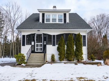 218 Holden St, Worcester, Massachusetts, 3 Bedrooms Bedrooms, 7 Rooms Rooms,1.5 BathroomsBathrooms,Residential,For Sale,Holden St,73467389