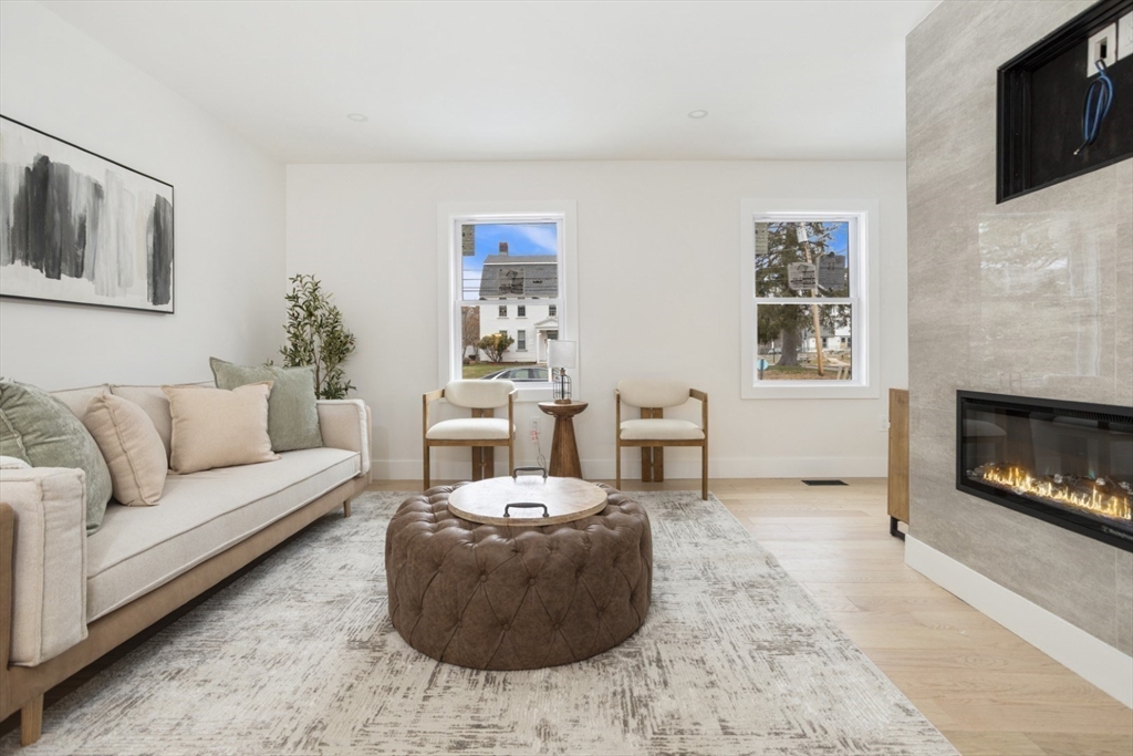 63 Kellogg St, Framingham, Massachusetts, 3 Bedrooms Bedrooms, 10 Rooms Rooms,2.5 BathroomsBathrooms,Residential,For Sale,Kellogg St,73461259