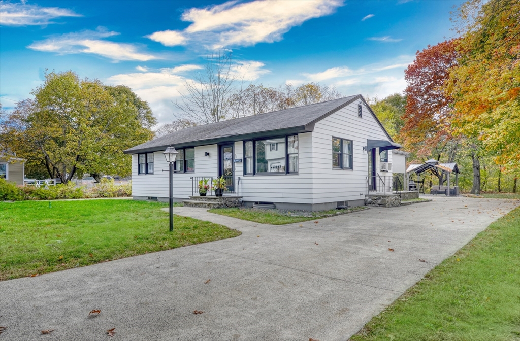 38 Appleton St, Saugus, Massachusetts, 3 Bedrooms Bedrooms, 6 Rooms Rooms,1 BathroomBathrooms,Residential,For Sale,Appleton St,73448865