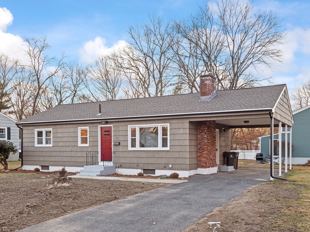 1 Foley Dr, Framingham, Massachusetts, 3 Bedrooms Bedrooms, 7 Rooms Rooms,1 BathroomBathrooms,Residential,For Sale,Foley Dr,73468460