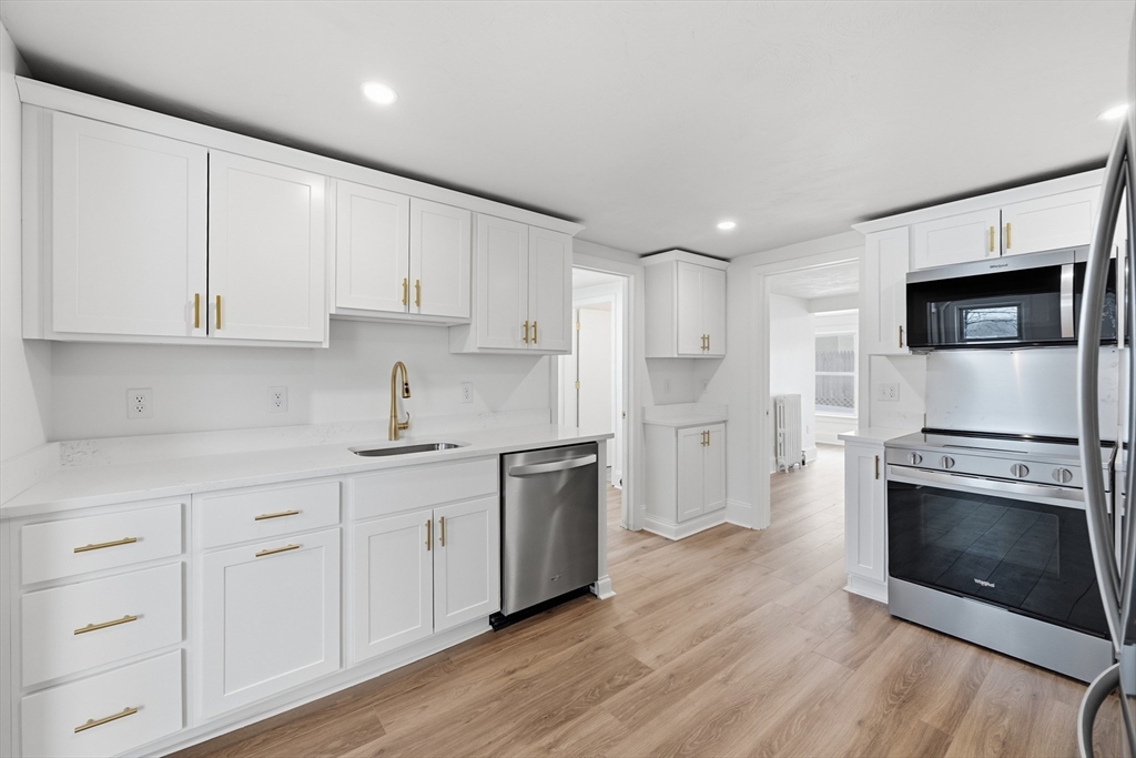 22 Douglas Ave, Maynard, Massachusetts, 3 Bedrooms Bedrooms, 6 Rooms Rooms,2 BathroomsBathrooms,Residential,For Sale,Douglas Ave,73479816