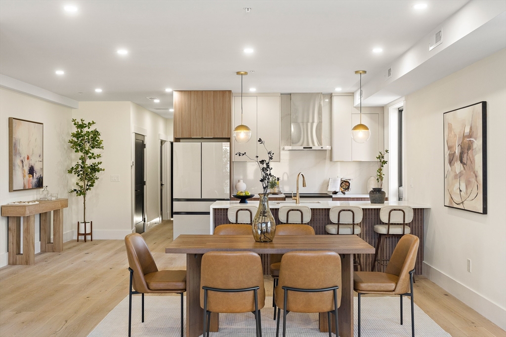 17 Holmes Street, Quincy, Massachusetts, 2 Bedrooms Bedrooms, 5 Rooms Rooms,2 BathroomsBathrooms,Residential,For Sale,Holmes Street,73479834