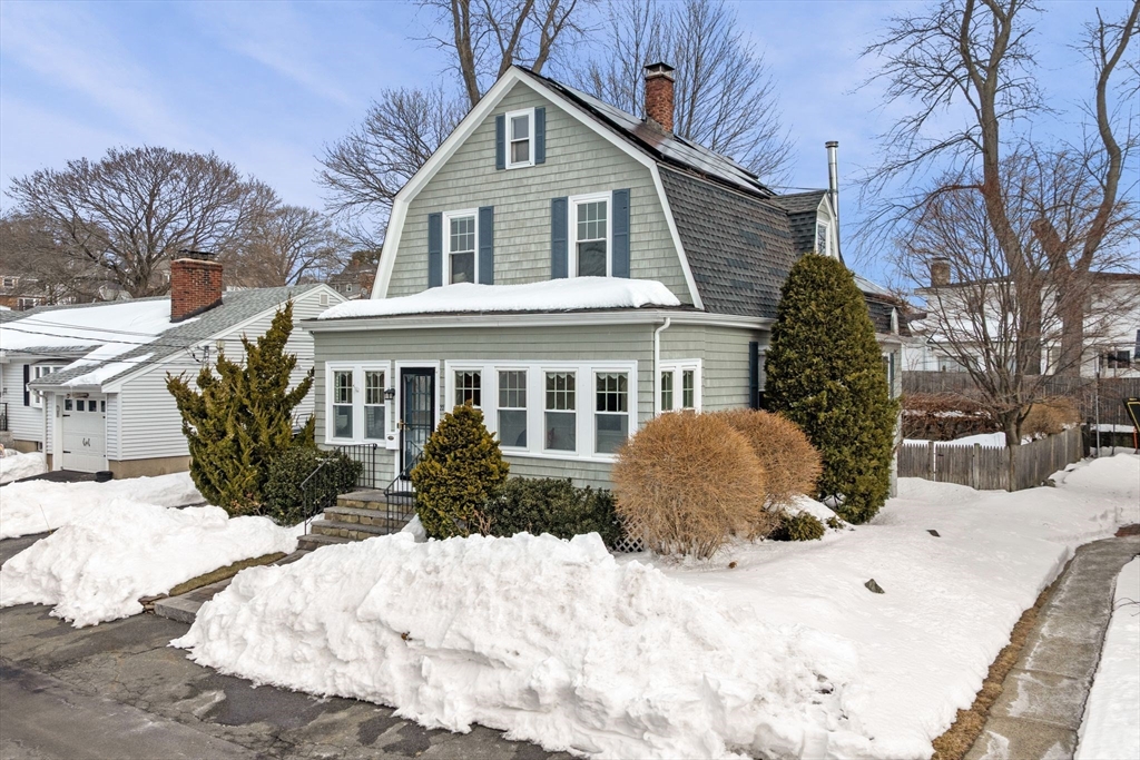 22 Hemenway Rd, Swampscott, Massachusetts, 3 Bedrooms Bedrooms, 8 Rooms Rooms,2 BathroomsBathrooms,Residential,For Sale,Hemenway Rd,73479852