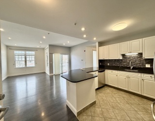 614 Pond St., Braintree, Massachusetts, 2 Bedrooms Bedrooms, 4 Rooms Rooms,2 BathroomsBathrooms,Residential Lease,For Rent,Pond St.,73479883