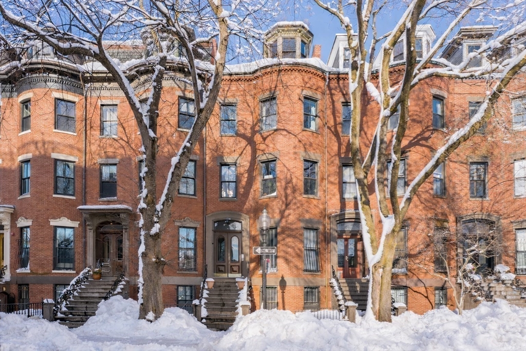 77 Worcester St, Boston, Massachusetts, 3 Bedrooms Bedrooms, 8 Rooms Rooms,3 BathroomsBathrooms,Residential,For Sale,Worcester St,73479899