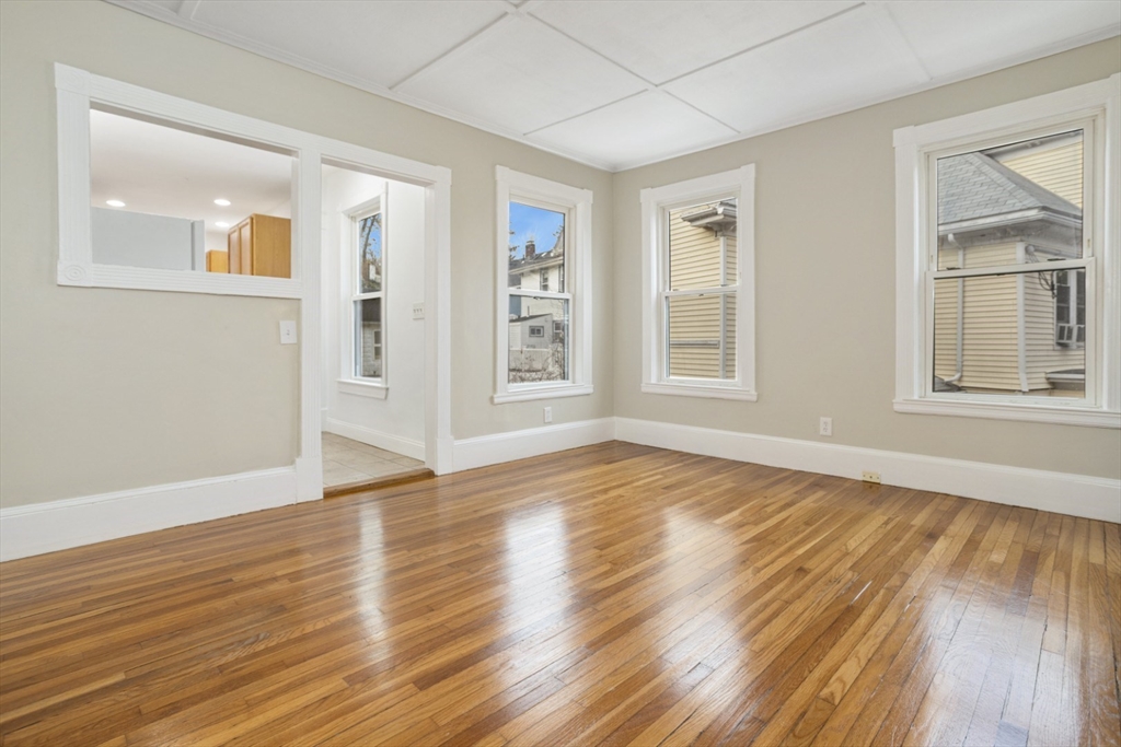 54 Las Casas Street, Malden, Massachusetts, 4 Bedrooms Bedrooms, 9 Rooms Rooms,2 BathroomsBathrooms,Residential Lease,For Rent,Las Casas Street,73467770