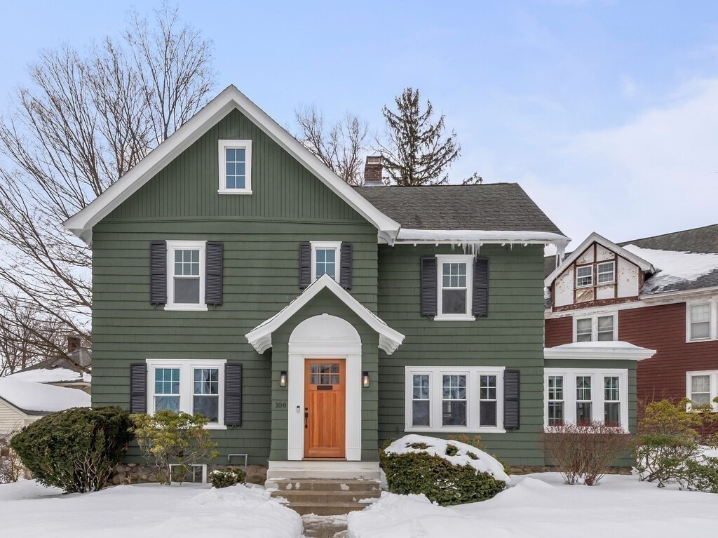 108 Longfellow Road, Worcester, Massachusetts, 4 Bedrooms Bedrooms, 8 Rooms Rooms,1.5 BathroomsBathrooms,Residential,For Sale,Longfellow Road,73479721