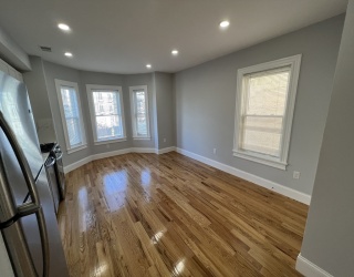 372 Oxford St, Somerville, Massachusetts, 1 Bedroom Bedrooms, 3 Rooms Rooms,1 BathroomBathrooms,Residential Lease,For Rent,Oxford St,73479753