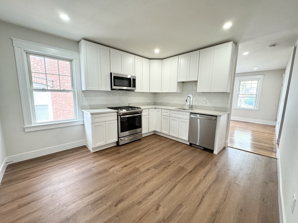72 Belden St, Boston, Massachusetts, 3 Bedrooms Bedrooms, 5 Rooms Rooms,1 BathroomBathrooms,Residential Lease,For Rent,Belden St,73302474