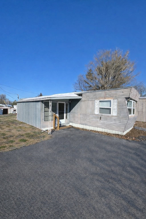 252 Newbury St Lot 41, Peabody, Massachusetts, 2 Bedrooms Bedrooms, 6 Rooms Rooms,1 BathroomBathrooms,Residential,For Sale,Newbury St Lot 41,73479788