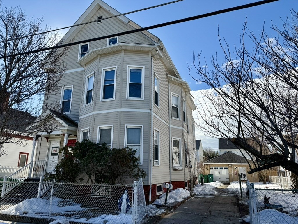 59 Myrtle St, Medford, Massachusetts, 7 Bedrooms Bedrooms, 15 Rooms Rooms,3 BathroomsBathrooms,Residential Income,For Sale,Myrtle St,73479799