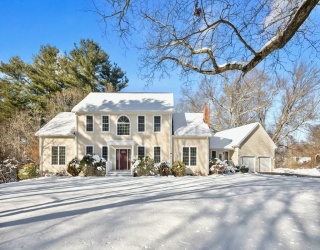 22 Wilbur Dr, Ashland, Massachusetts, 4 Bedrooms Bedrooms, 10 Rooms Rooms,4 BathroomsBathrooms,Residential,For Sale,Wilbur Dr,73479806