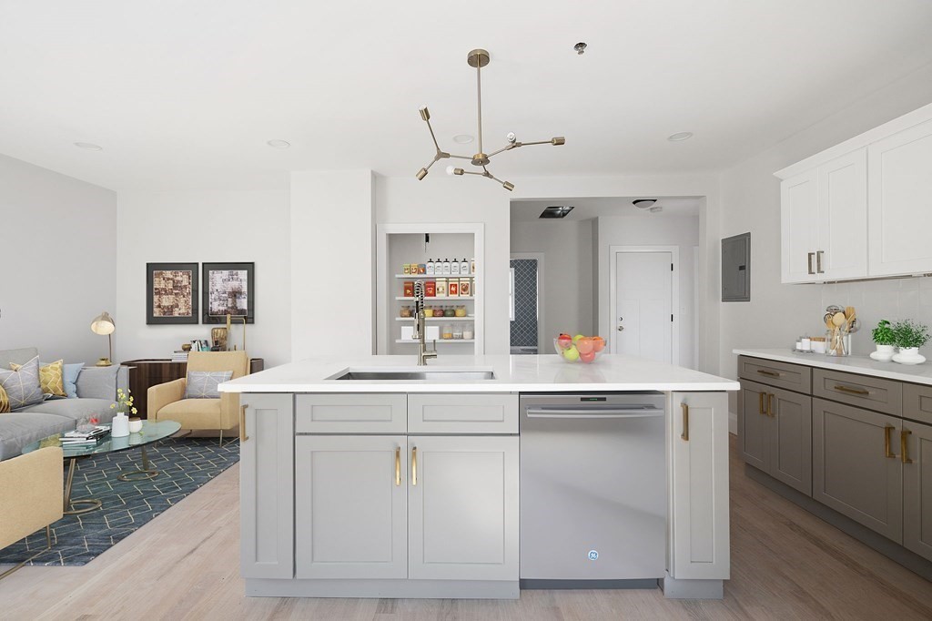 849 Cummins Highway, Boston, Massachusetts, 3 Bedrooms Bedrooms, 6 Rooms Rooms,2 BathroomsBathrooms,Residential Lease,For Rent,Cummins Highway,73479808