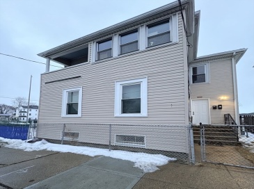 1350 Rodman St, Fall River, Massachusetts, 3 Bedrooms Bedrooms, 7 Rooms Rooms,2 BathroomsBathrooms,Residential Income,For Sale,Rodman St,73479807