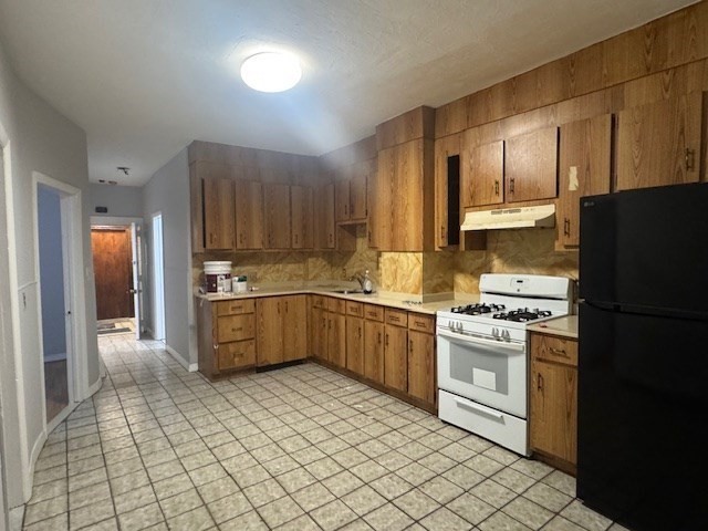 166A Chelsea St., Boston, Massachusetts, 3 Bedrooms Bedrooms, 5 Rooms Rooms,1 BathroomBathrooms,Residential Lease,For Rent,Chelsea St.,73479813