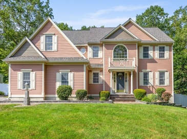 7 Eagle's Nest Road, Westford, Massachusetts, 4 Bedrooms Bedrooms, 11 Rooms Rooms,2.5 BathroomsBathrooms,Residential,For Sale,Eagle's Nest Road,73465675