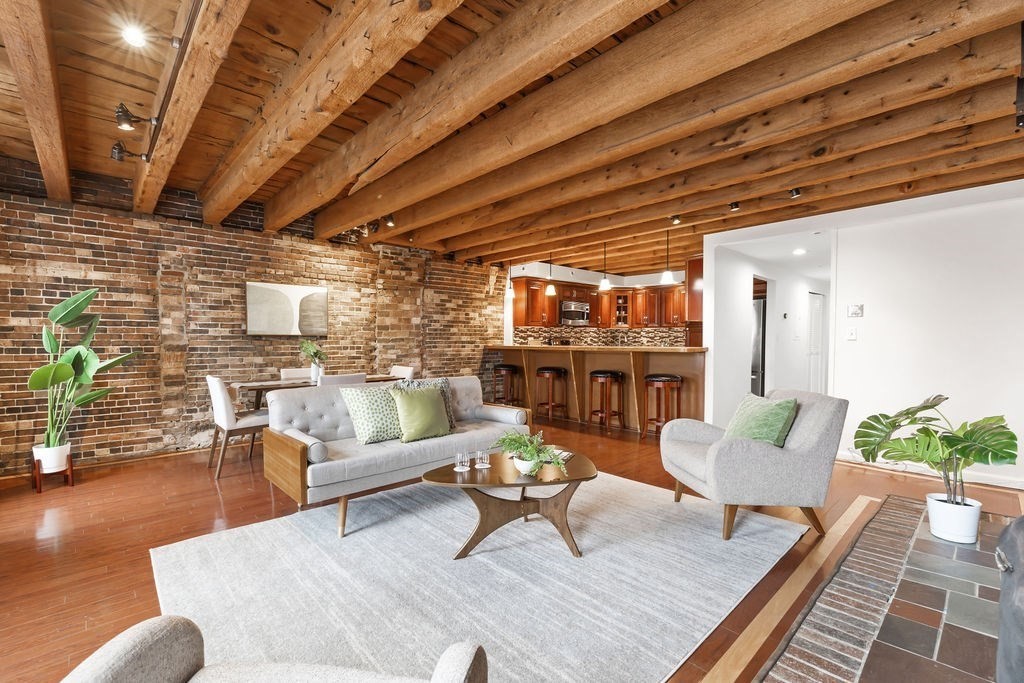 75 Fulton St, Boston, Massachusetts, 2 Bedrooms Bedrooms, 6 Rooms Rooms,2 BathroomsBathrooms,Residential,For Sale,Fulton St,73479933