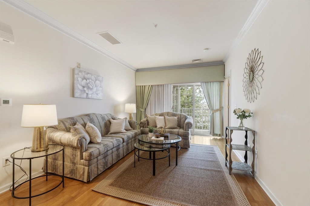 170 Haverhill Street, Andover, Massachusetts, 2 Bedrooms Bedrooms, 6 Rooms Rooms,1 BathroomBathrooms,Residential,For Sale,Haverhill Street,73479932