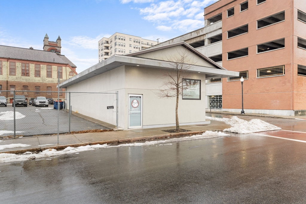 289 Acushnet Ave, New Bedford, Massachusetts, ,Commercial Sale,For Sale,Acushnet Ave,73479937