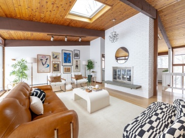 134 Rangeley Rd, Brookline, Massachusetts, 4 Bedrooms Bedrooms, 8 Rooms Rooms,2.5 BathroomsBathrooms,Residential,For Sale,Rangeley Rd,73479930