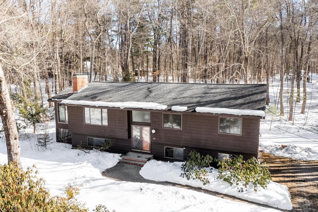 27 Fox Run Rd, Bedford, Massachusetts, 4 Bedrooms Bedrooms, 9 Rooms Rooms,3 BathroomsBathrooms,Residential,For Sale,Fox Run Rd,73479958