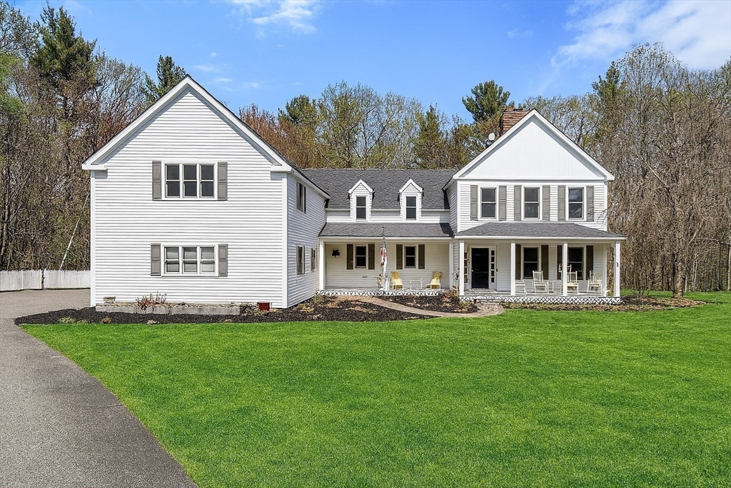 4 Old Meadow Lane, Harvard, Massachusetts, 4 Bedrooms Bedrooms, 9 Rooms Rooms,3.5 BathroomsBathrooms,Residential,For Sale,Old Meadow Lane,73479977