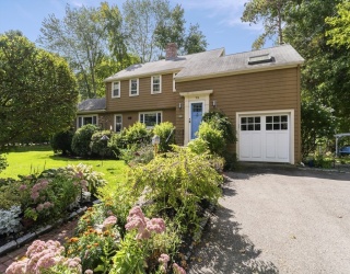 73 Hartman Road, Newton, Massachusetts, 4 Bedrooms Bedrooms, 9 Rooms Rooms,3.5 BathroomsBathrooms,Residential,For Sale,Hartman Road,73479957