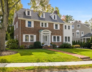 60 Ashton Ave, Newton, Massachusetts, 5 Bedrooms Bedrooms, 10 Rooms Rooms,4.5 BathroomsBathrooms,Residential,For Sale,Ashton Ave,73479978