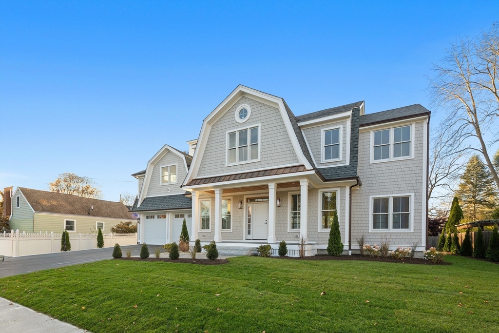 26 Beacon Ave, Newburyport, Massachusetts, 4 Bedrooms Bedrooms, 9 Rooms Rooms,4.5 BathroomsBathrooms,Residential,For Sale,Beacon Ave,73479985