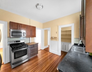 27 Woodlawn Street, Boston, Massachusetts, 2 Bedrooms Bedrooms, 6 Rooms Rooms,1 BathroomBathrooms,Residential Lease,For Rent,Woodlawn Street,73480002