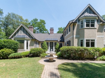 130 Summer St, Weston, Massachusetts, 4 Bedrooms Bedrooms, 7 Rooms Rooms,6 BathroomsBathrooms,Residential,For Sale,Summer St,73480036