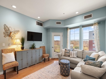 36 Village, Middleton, Massachusetts, 2 Bedrooms Bedrooms, 5 Rooms Rooms,2 BathroomsBathrooms,Residential,For Sale,Village,73456303