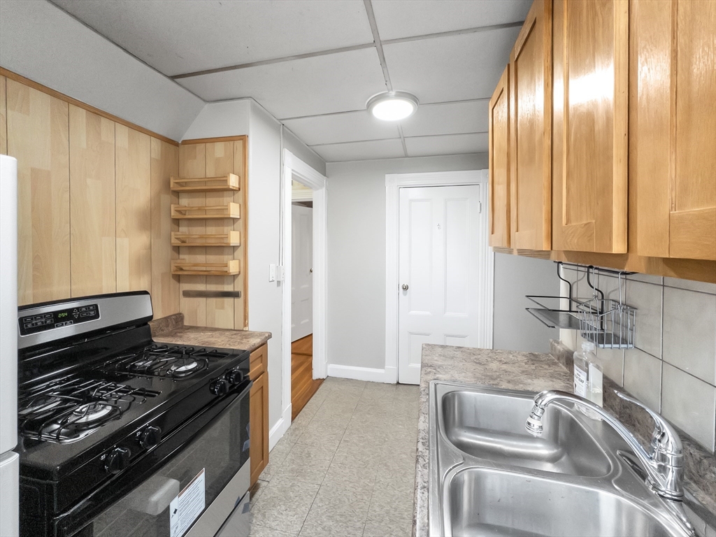 1 Belmore Terrace, Boston, Massachusetts, 2 Bedrooms Bedrooms, 4 Rooms Rooms,1 BathroomBathrooms,Residential Lease,For Rent,Belmore Terrace,73480040