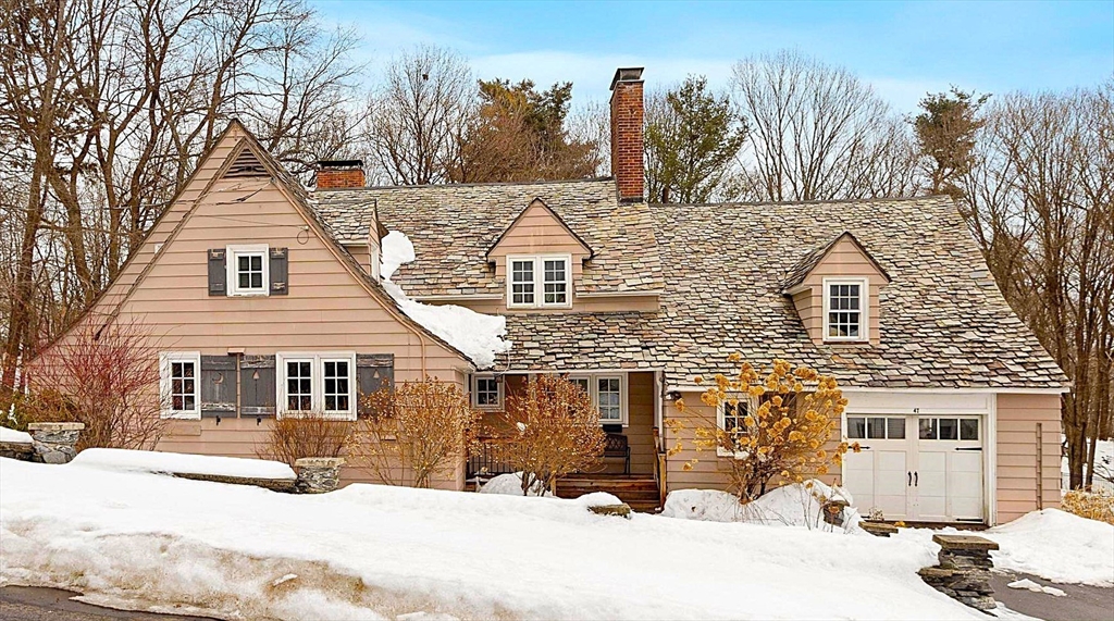 47 Bond St, Fitchburg, Massachusetts, 5 Bedrooms Bedrooms, 11 Rooms Rooms,3.5 BathroomsBathrooms,Residential,For Sale,Bond St,73480038